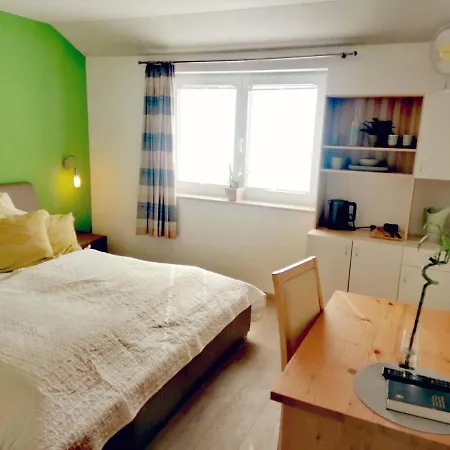 Taferne In Koestendorf - Monteurzimmer Neumarkt am Wallersee