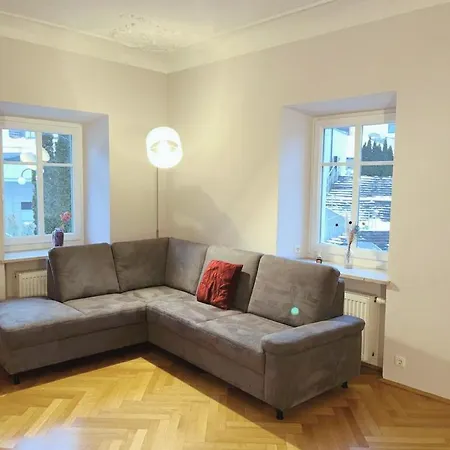 Taferne In Koestendorf - Monteurzimmer Πανδοχείο Neumarkt am Wallersee