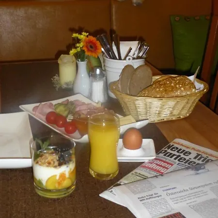 Taferne In Koestendorf - Monteurzimmer Neumarkt am Wallersee